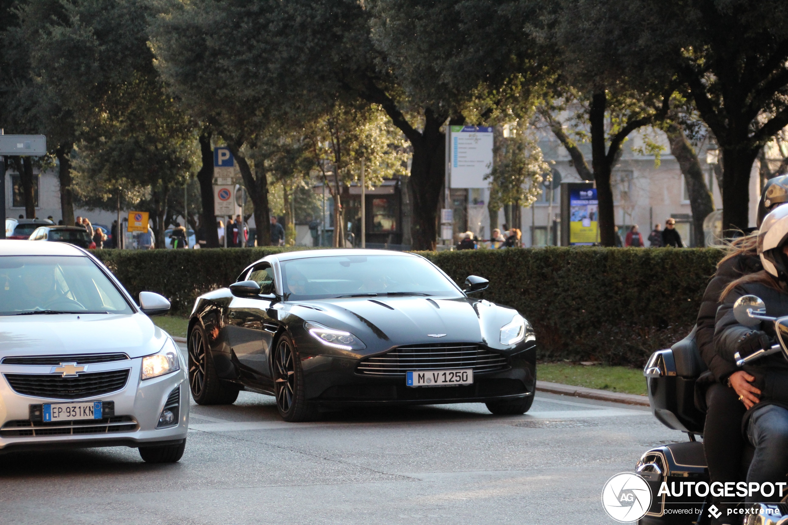 Aston Martin DB11