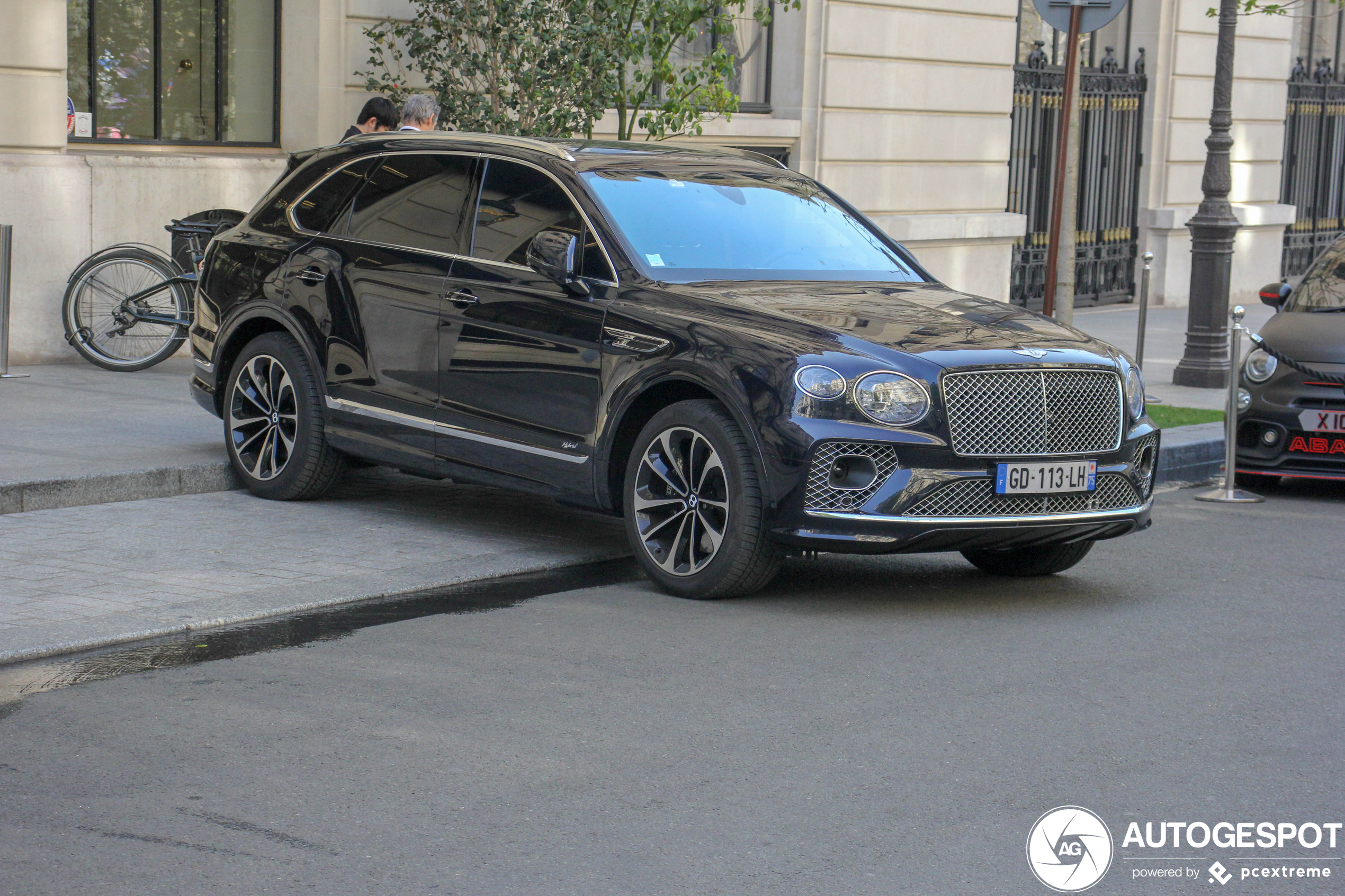 Bentley Bentayga Hybrid 2021