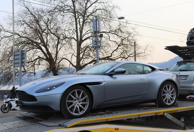 Aston Martin DB11 V8