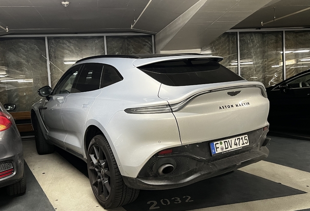 Aston Martin DBX