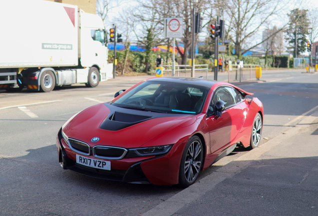 BMW i8 Protonic Red Edition