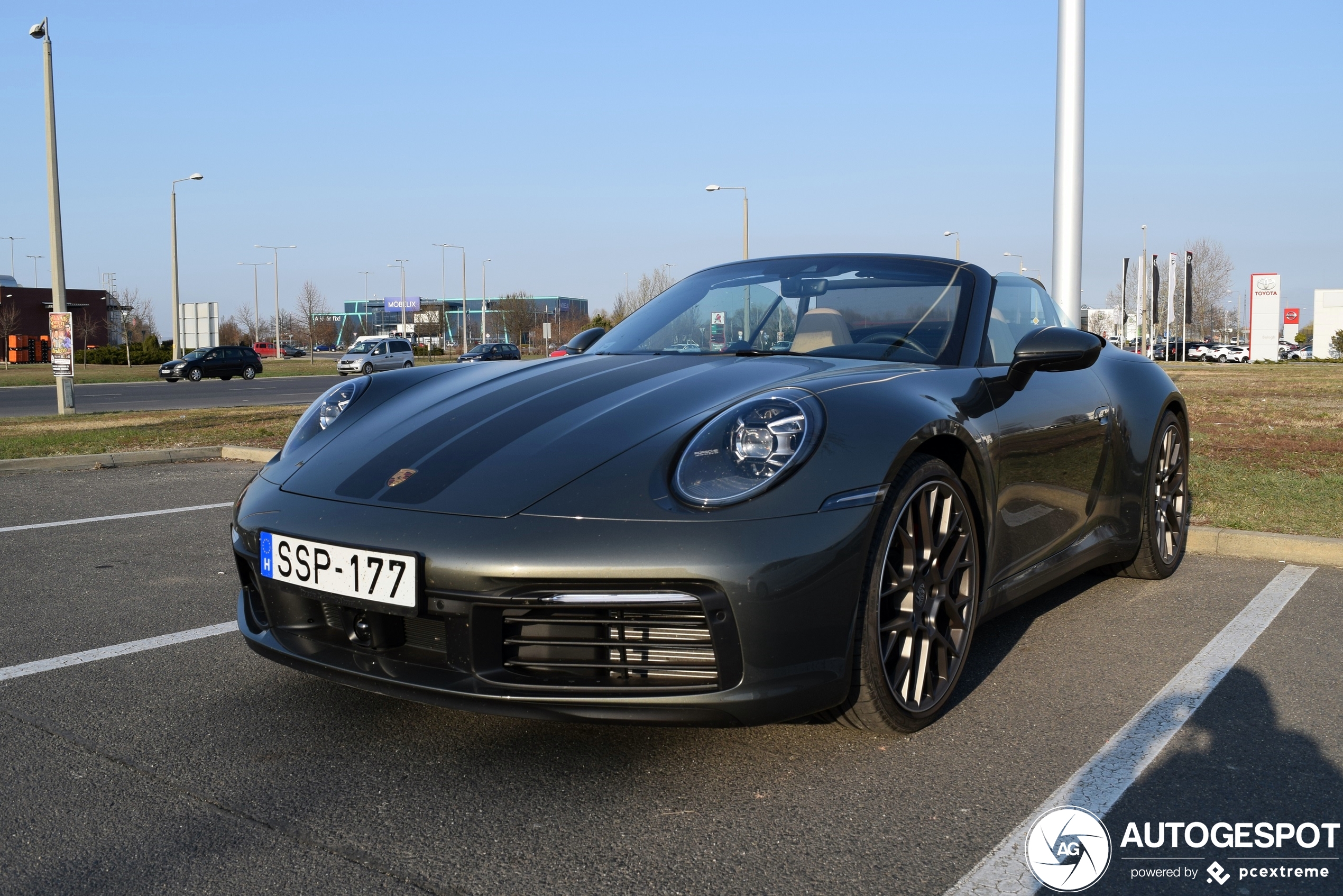 Porsche 992 Carrera 4S Cabriolet