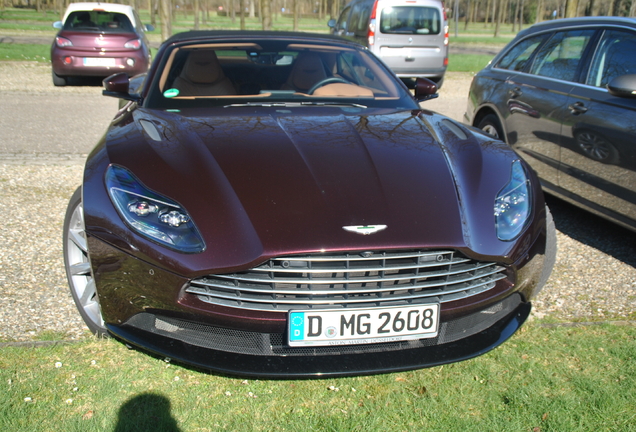 Aston Martin DB11 V8 Volante