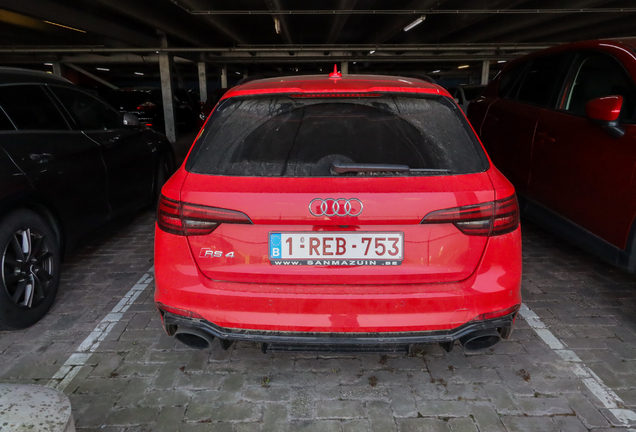 Audi RS4 Avant B9