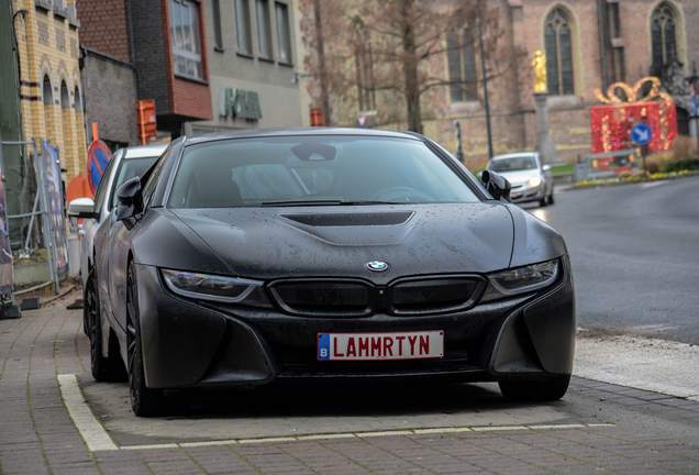 BMW i8 Protonic Frozen Black Edition