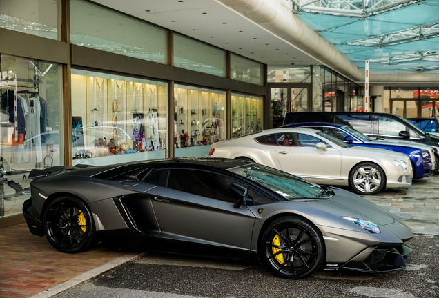 Lamborghini Aventador LP700-4