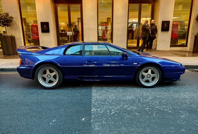 Lotus Esprit S4S