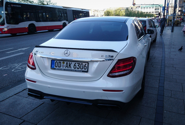 Mercedes-AMG E 63 S W213