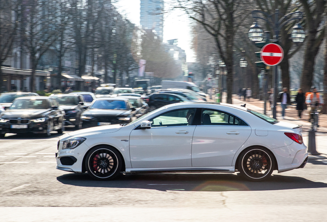 Mercedes-Benz CLA 45 AMG C117