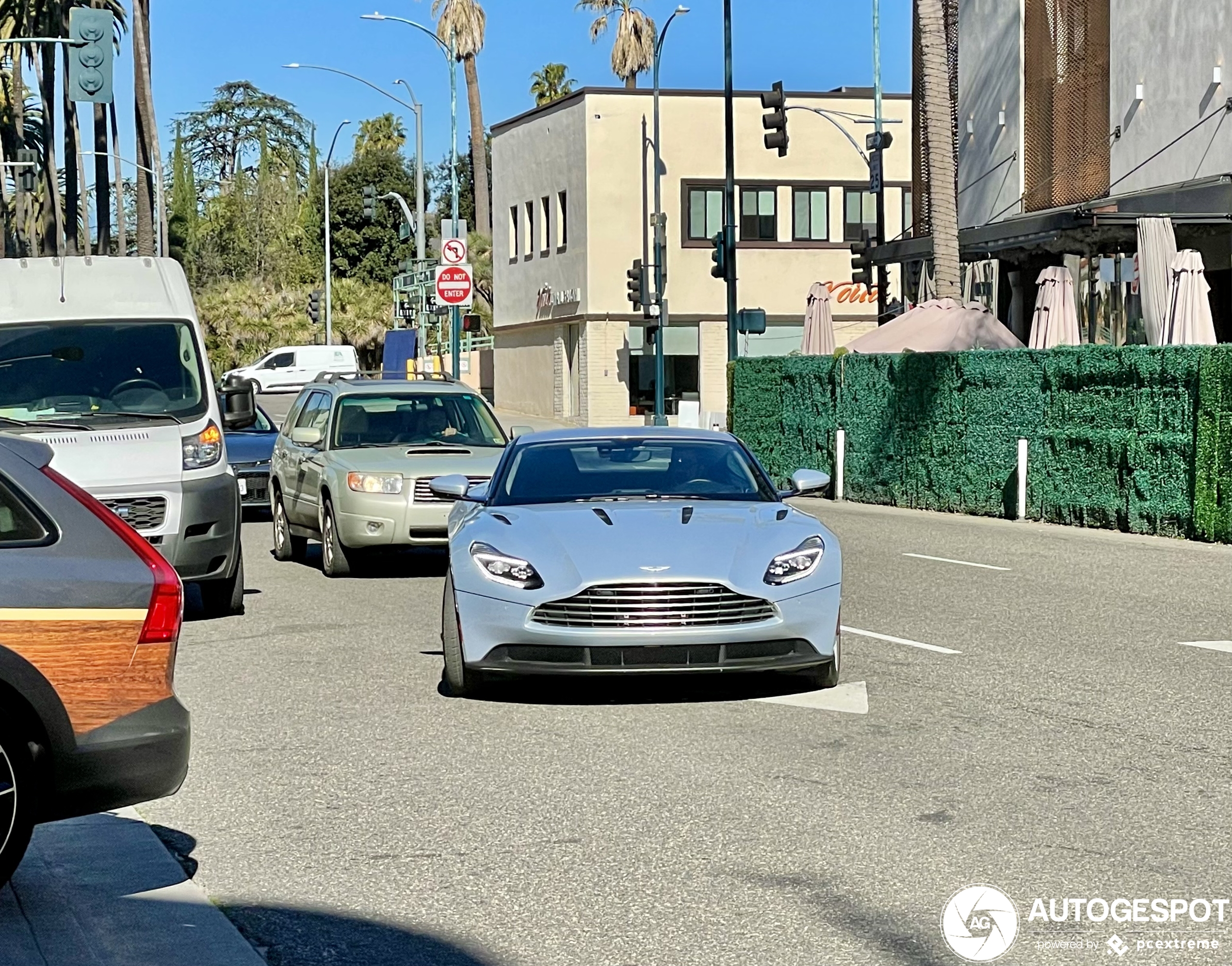 Aston Martin DB11