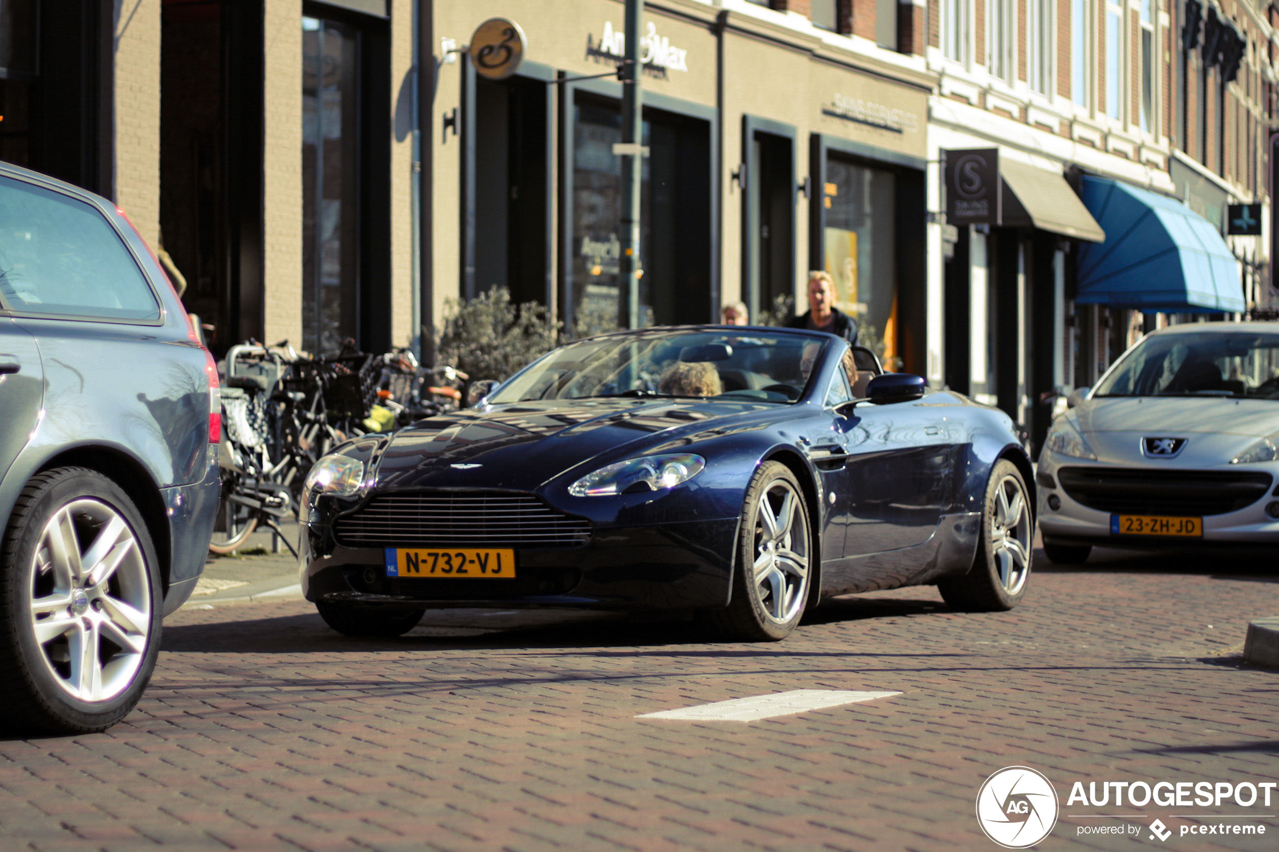 Aston Martin V8 Vantage Roadster