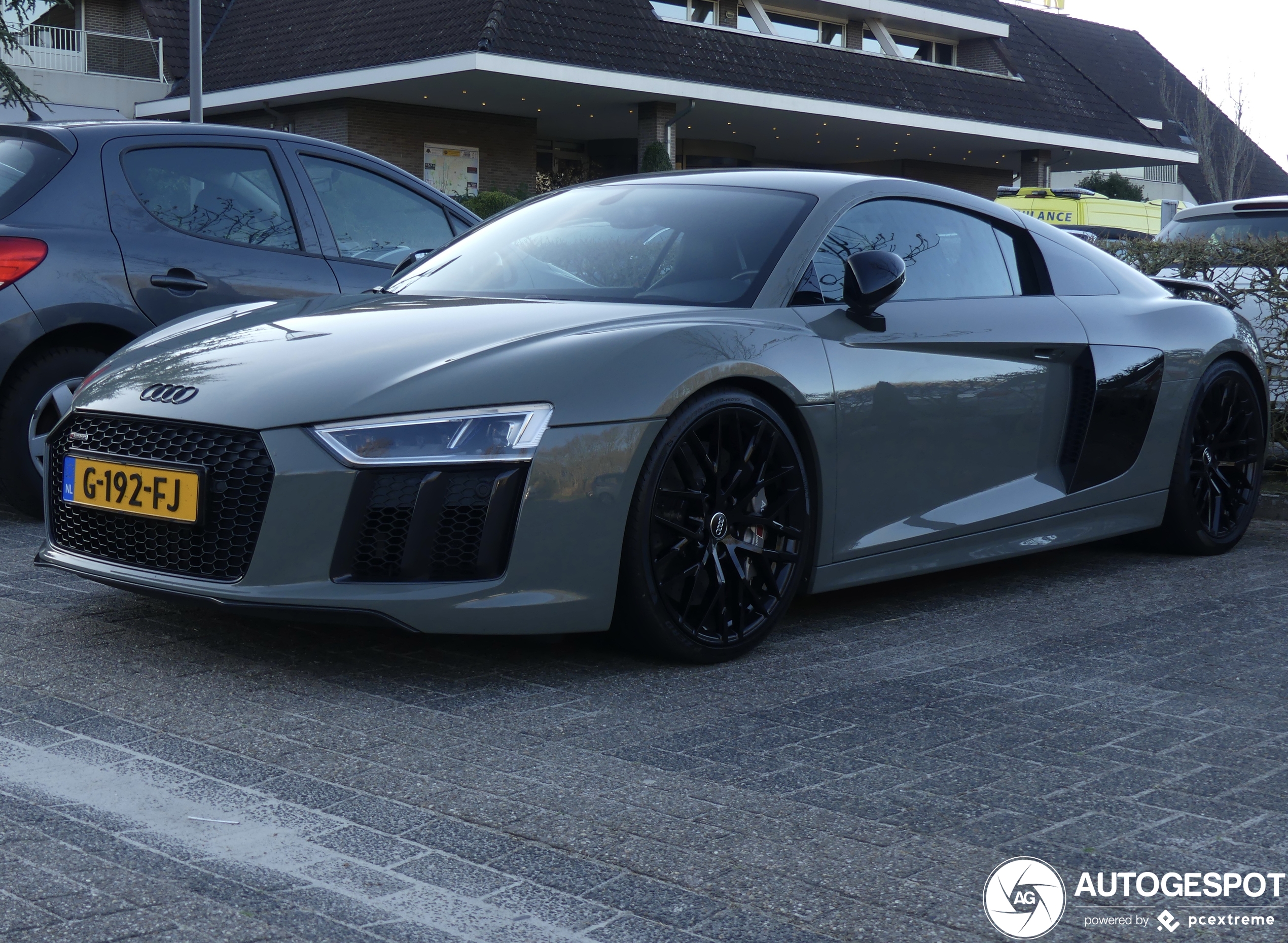 Audi R8 V10 Plus 2015