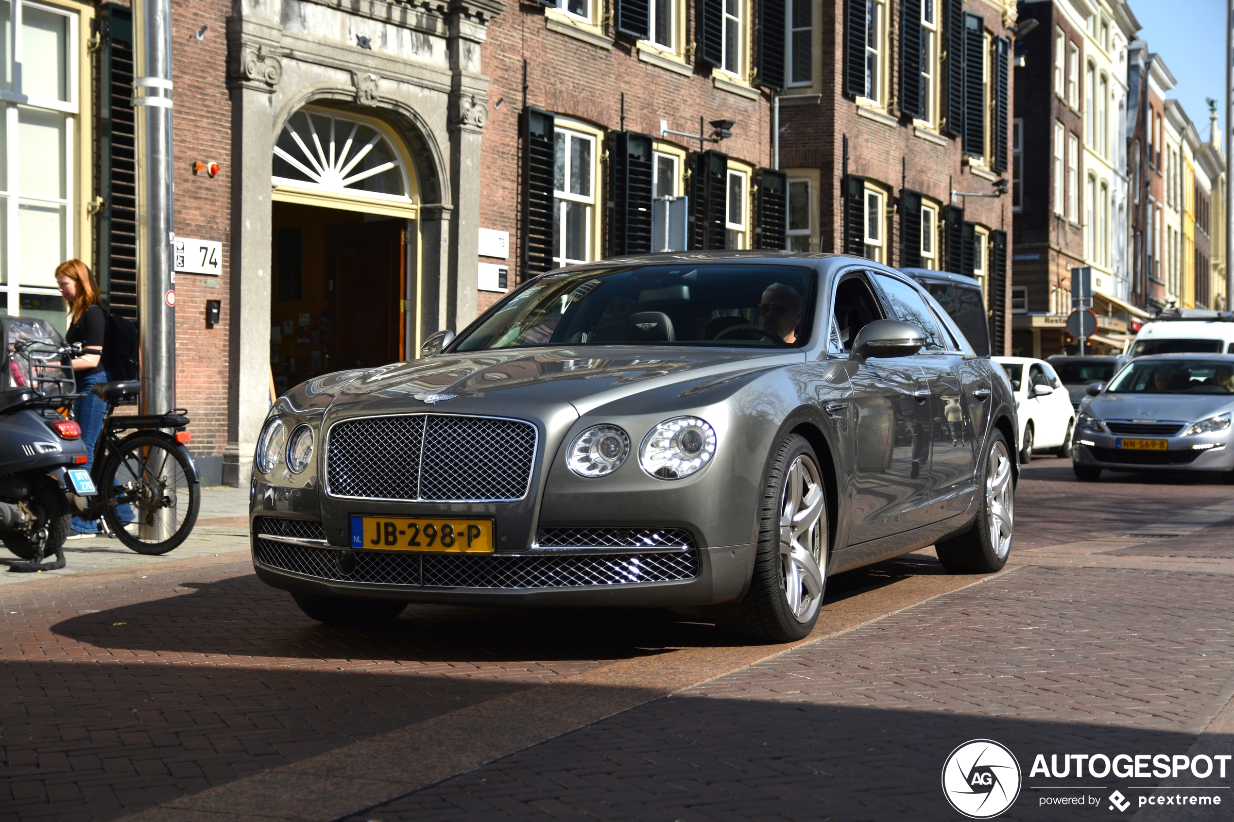 Bentley Flying Spur V8