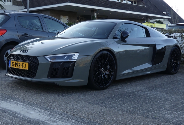 Audi R8 V10 Plus 2015