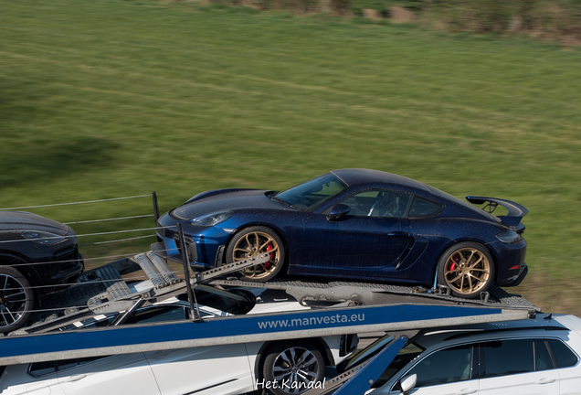 Porsche 718 Cayman GT4