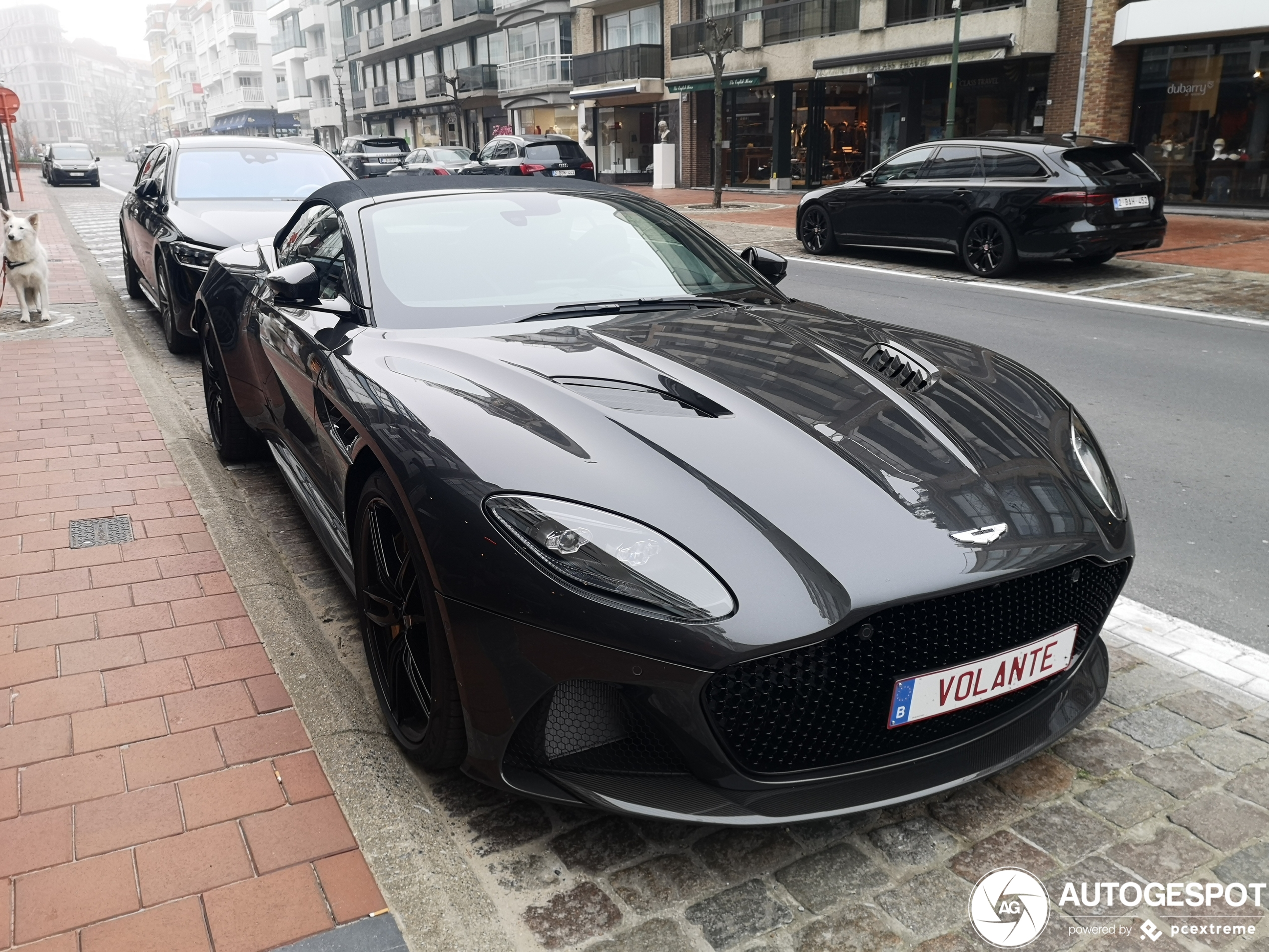 Aston Martin DBS Superleggera Volante