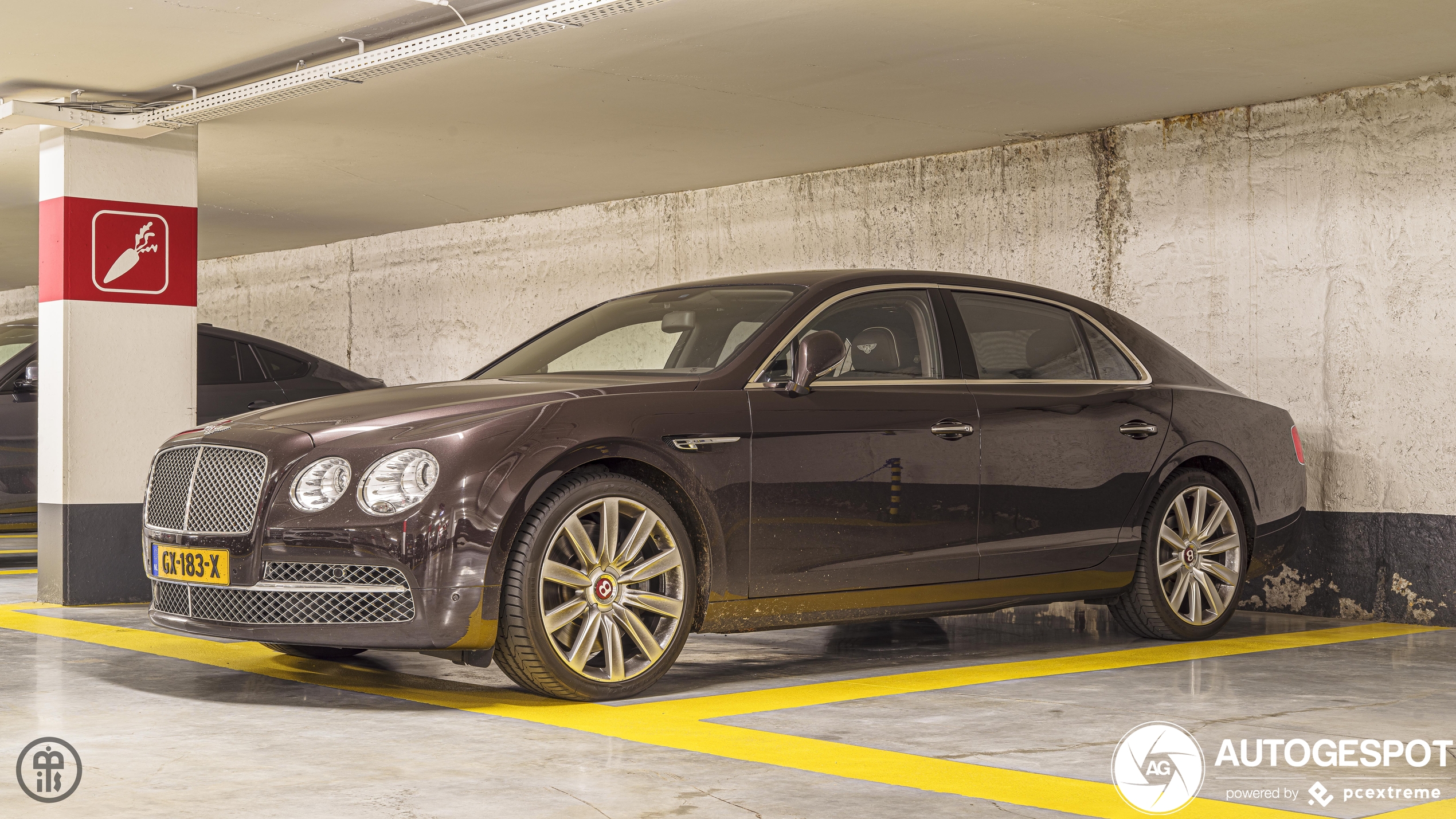 Bentley Flying Spur V8