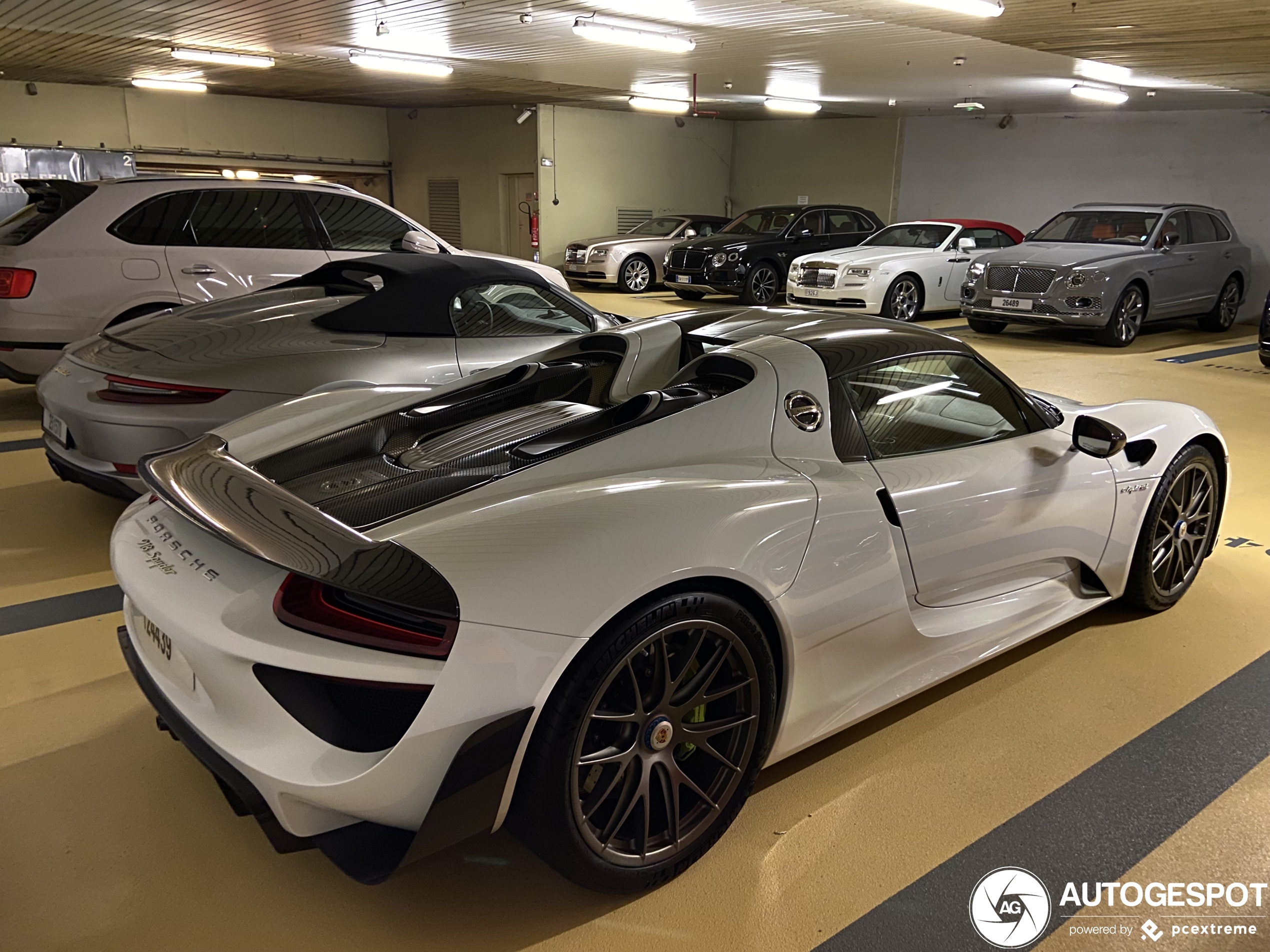 Porsche 918 Spyder Weissach Package