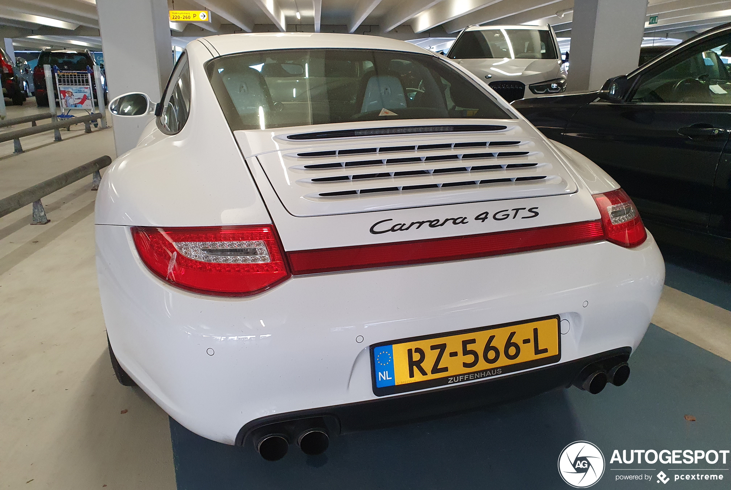 Porsche 997 Carrera 4 GTS