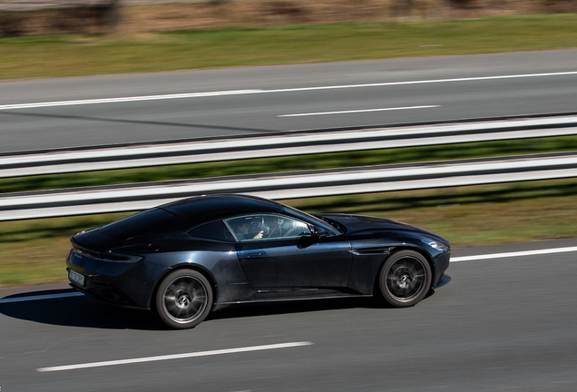 Aston Martin DB11