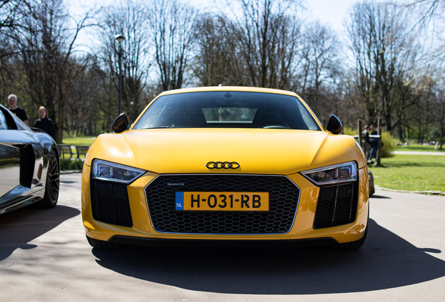 Audi R8 V10 Plus 2015