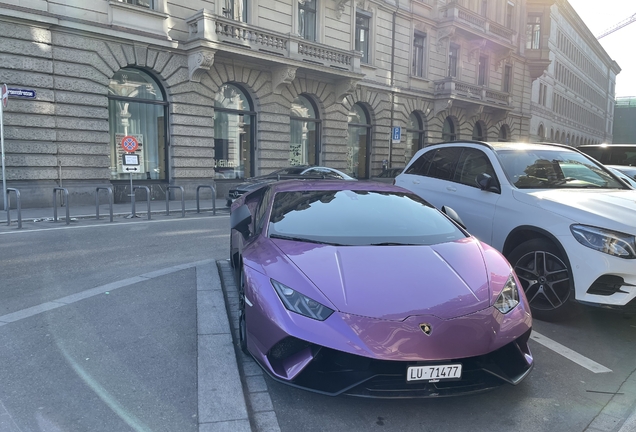 Lamborghini Huracán LP640-4 Performante