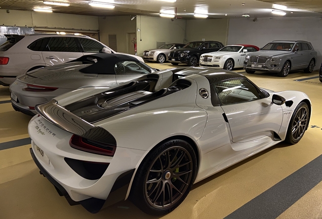 Porsche 918 Spyder Weissach Package