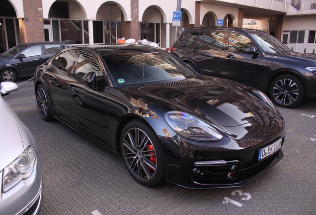 Porsche 971 Panamera Turbo