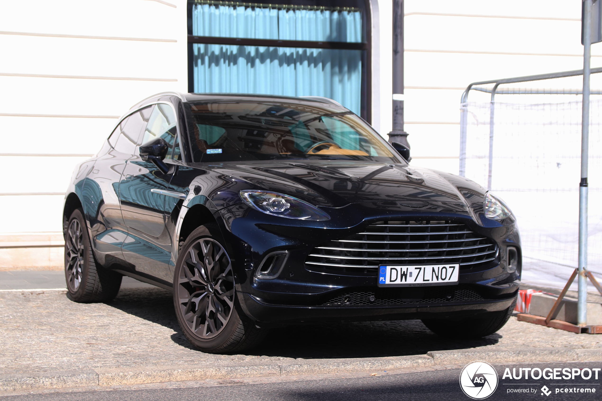 Aston Martin DBX