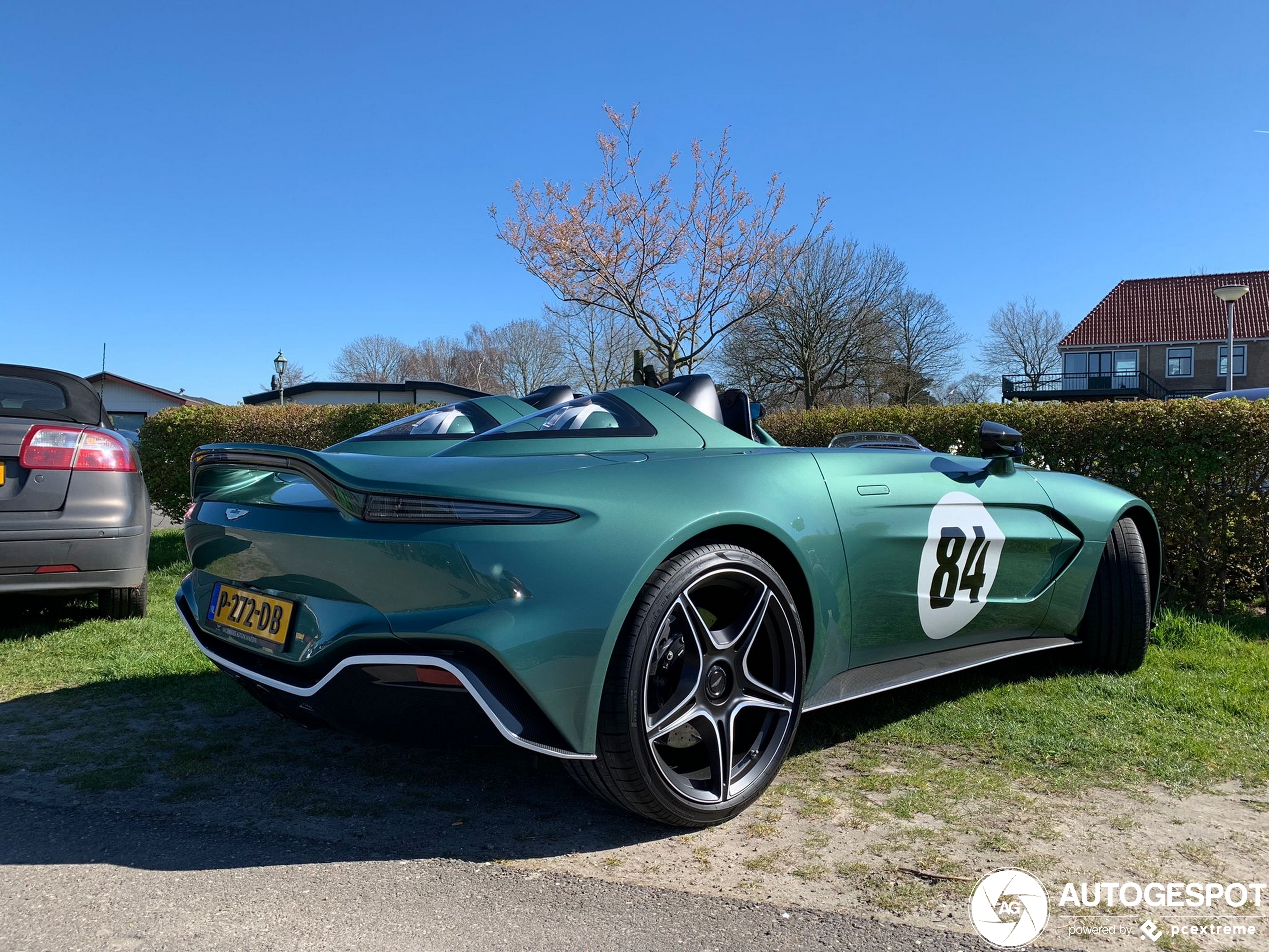 Eindelijk weer een Aston Martin V12 Speedster