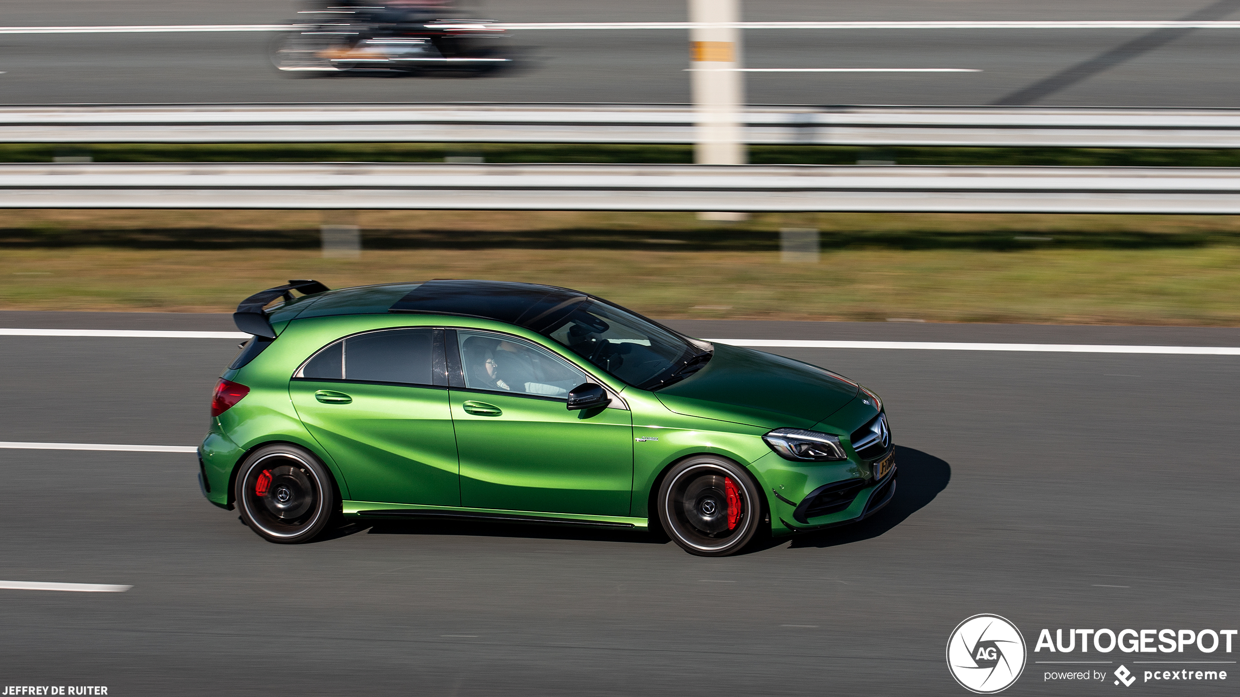 Mercedes-AMG A 45 W176 2015