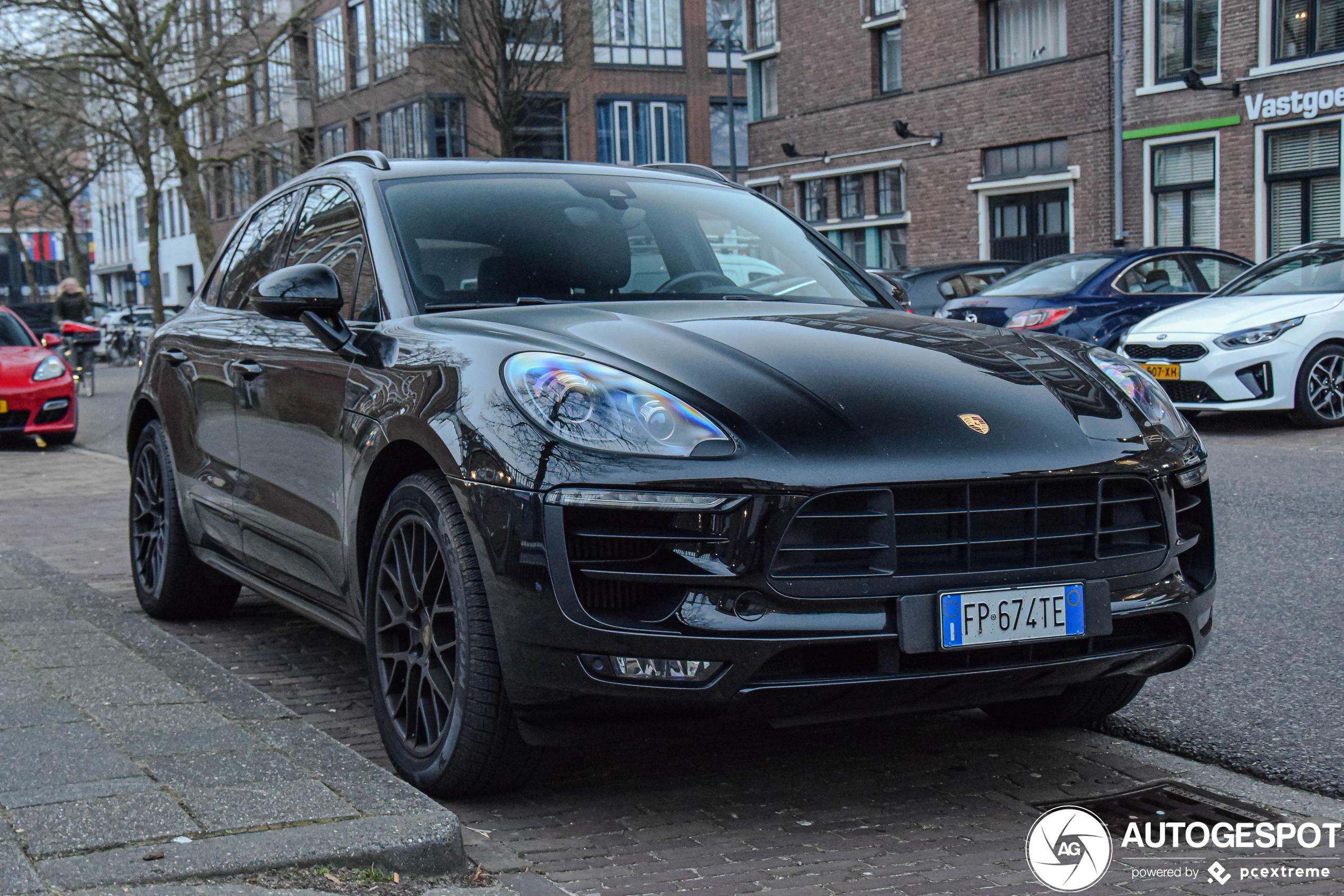 Porsche 95B Macan GTS