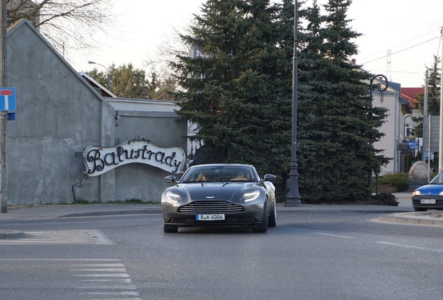 Aston Martin DB11