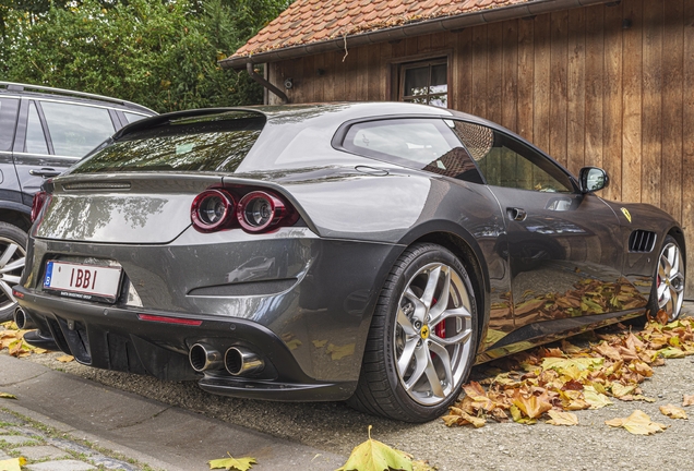 Ferrari GTC4Lusso T