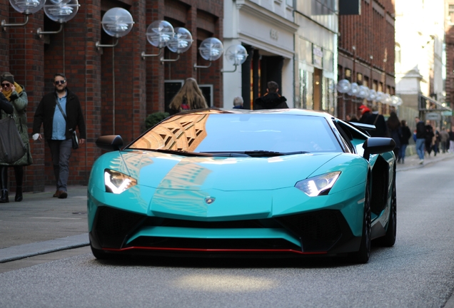 Lamborghini Aventador LP750-4 SuperVeloce Roadster