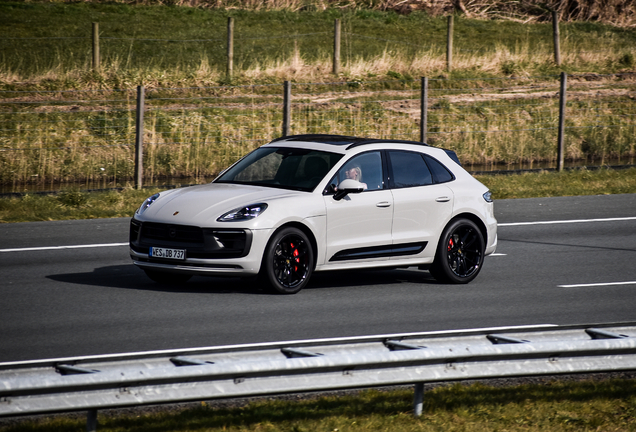 Porsche 95B Macan GTS MkIII