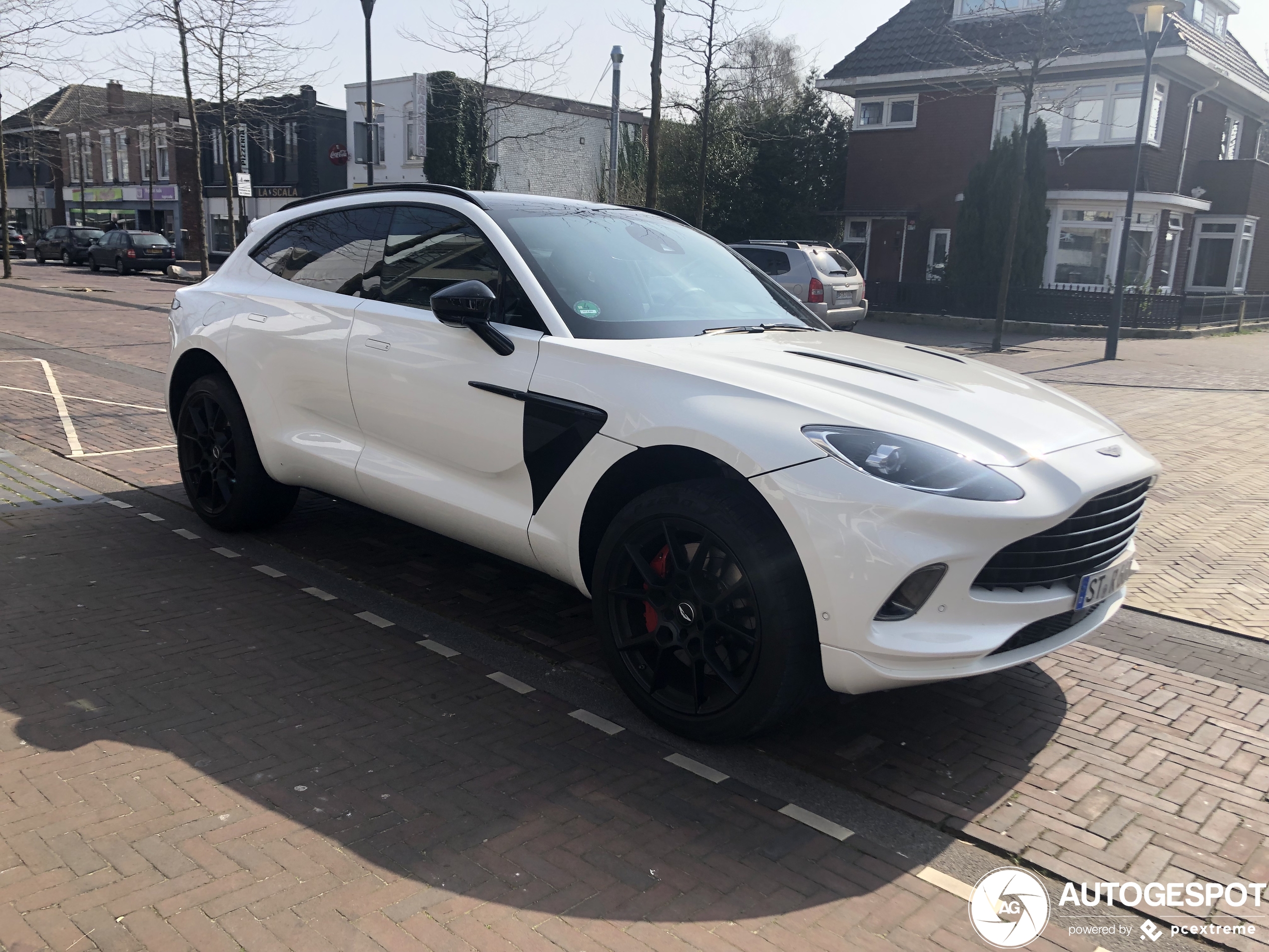 Aston Martin DBX