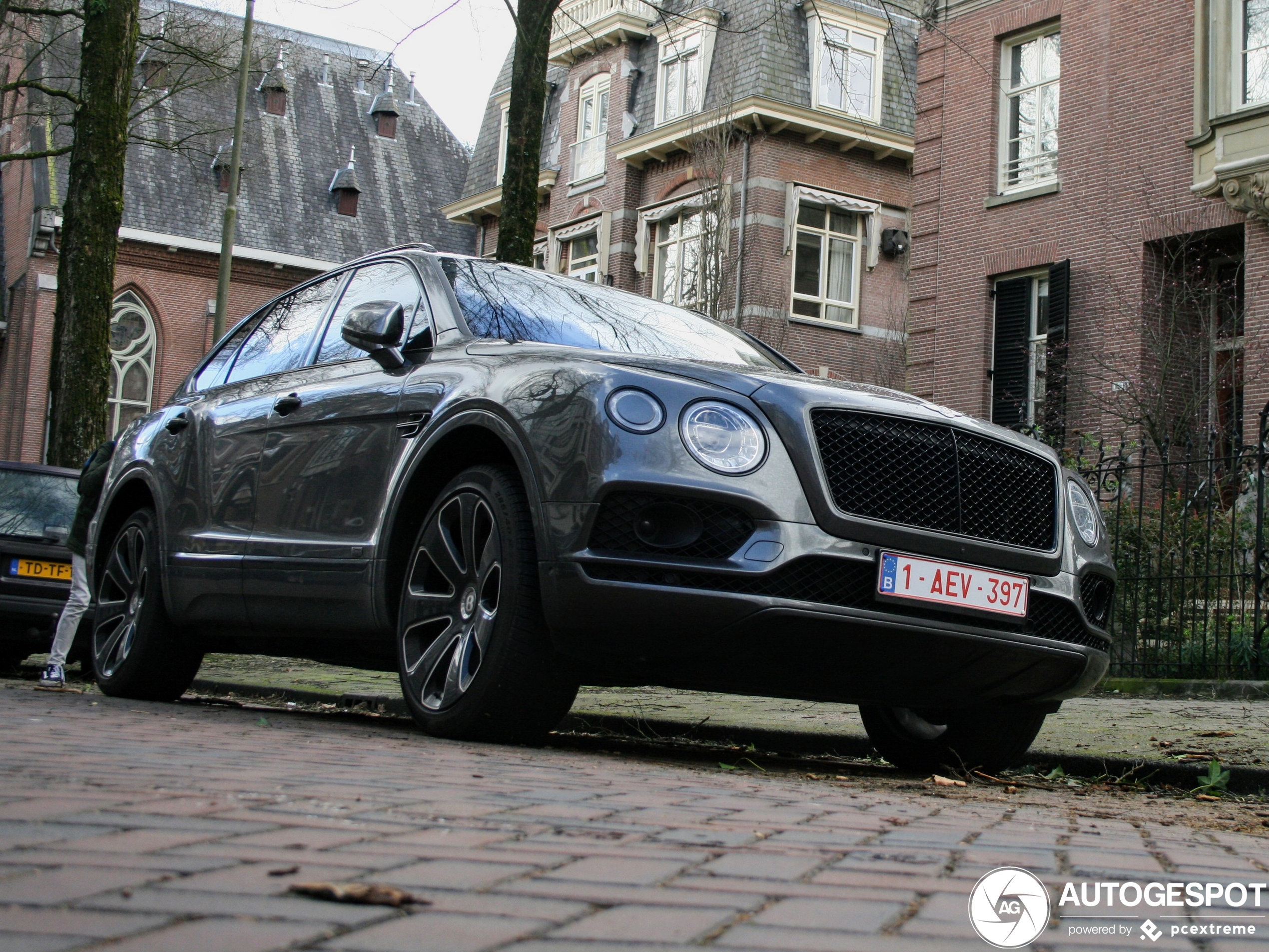 Bentley Bentayga V8 Design Series