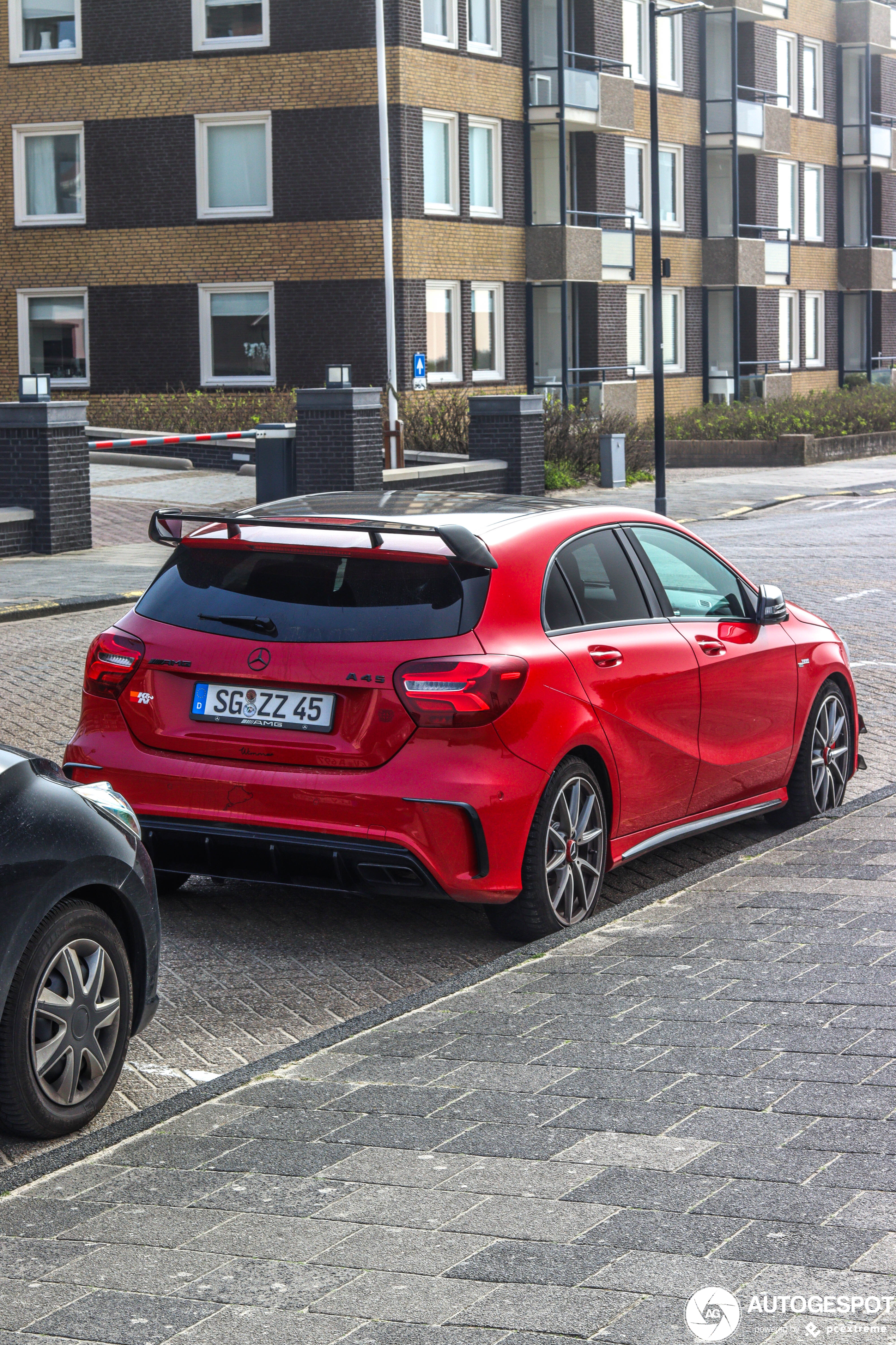 Mercedes-AMG A 45 W176 2015