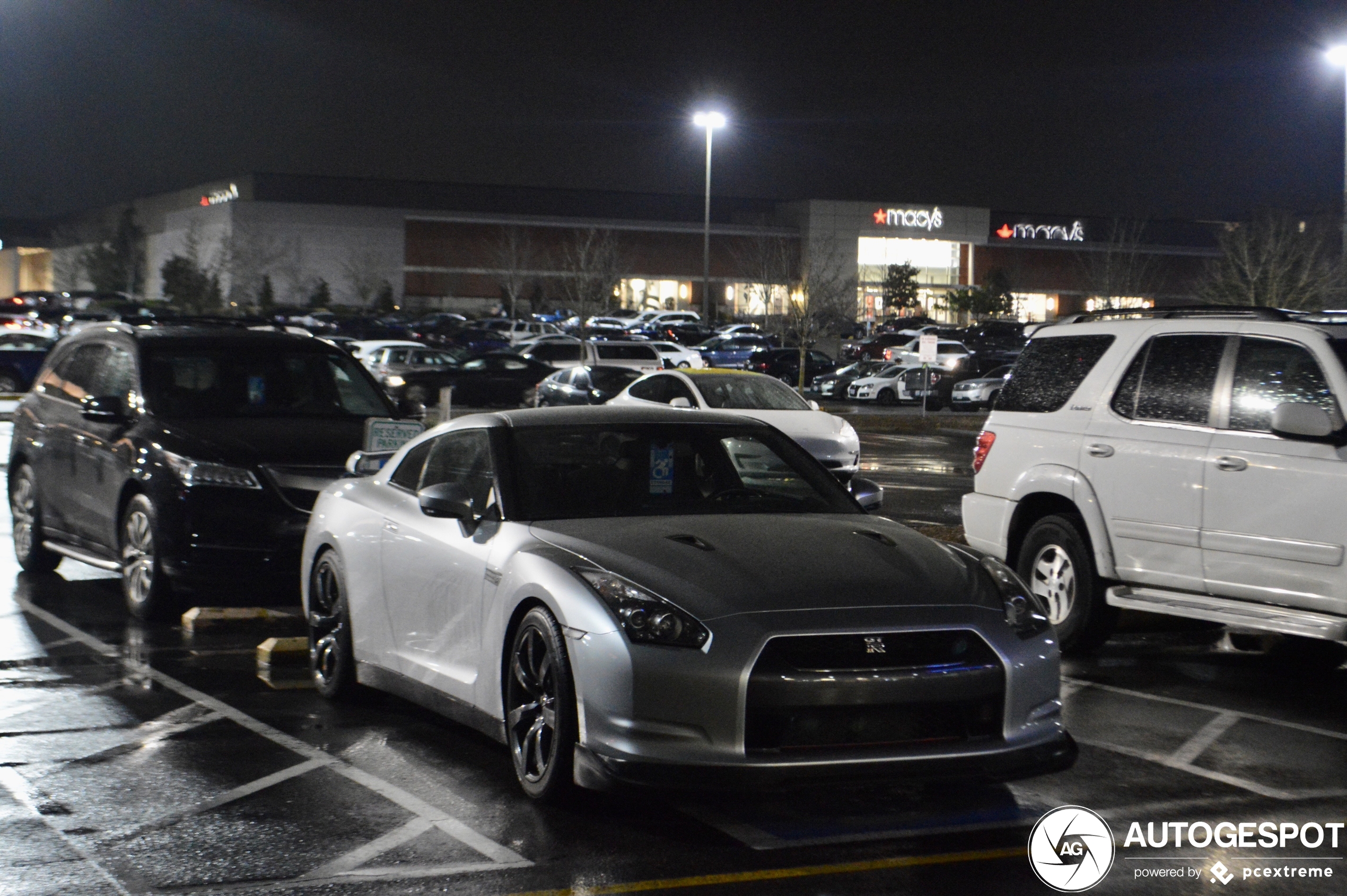 Nissan GT-R