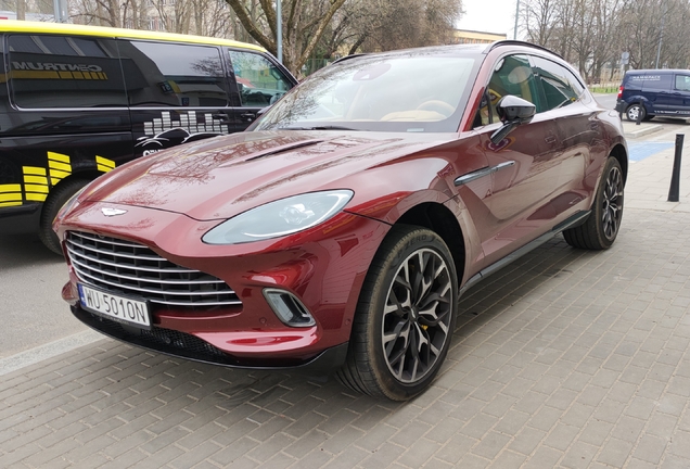 Aston Martin DBX