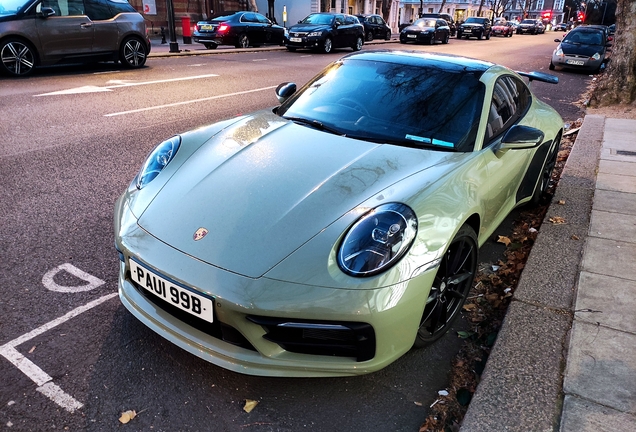 Porsche 992 Carrera 4S