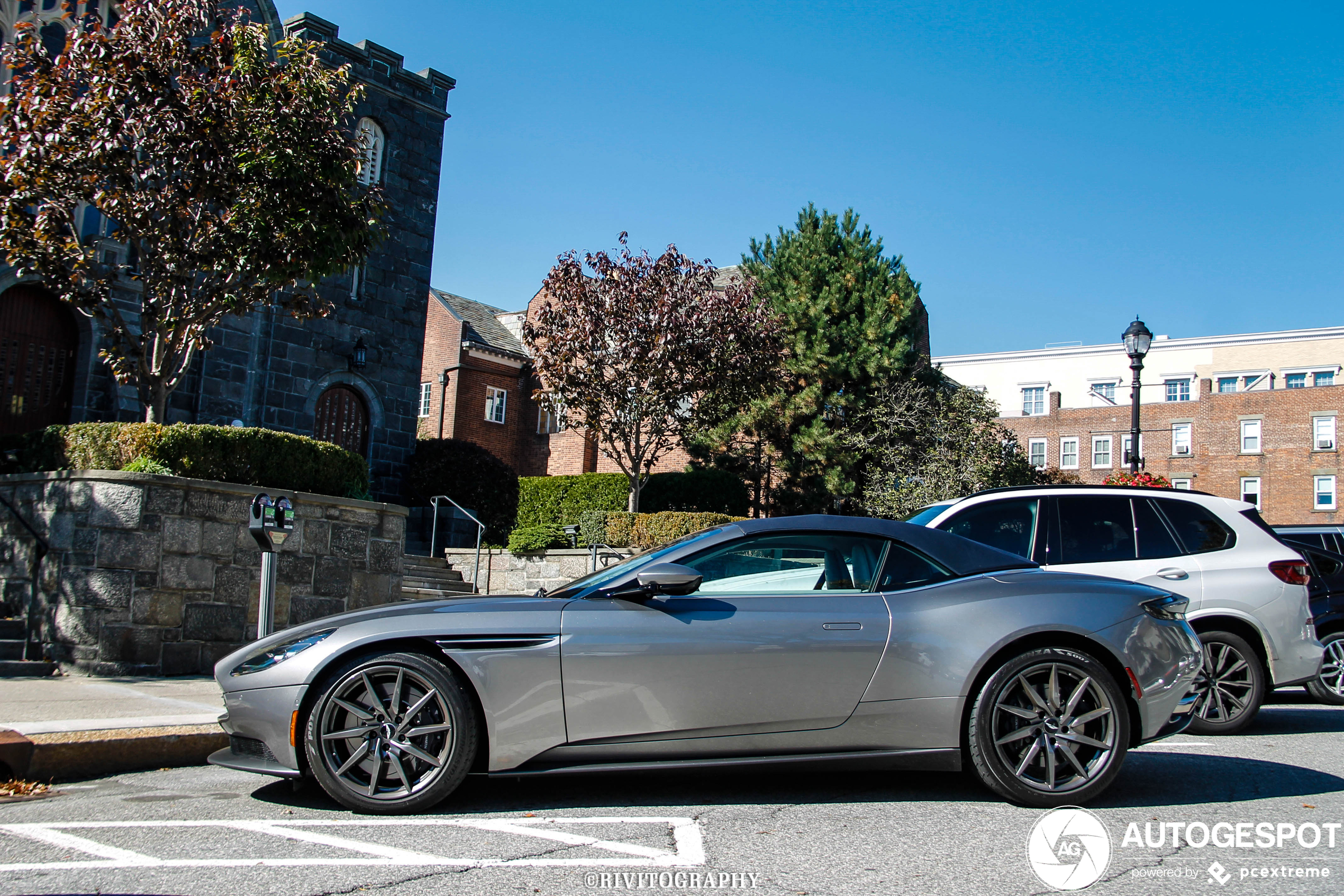 Aston Martin DB11 V8 Volante