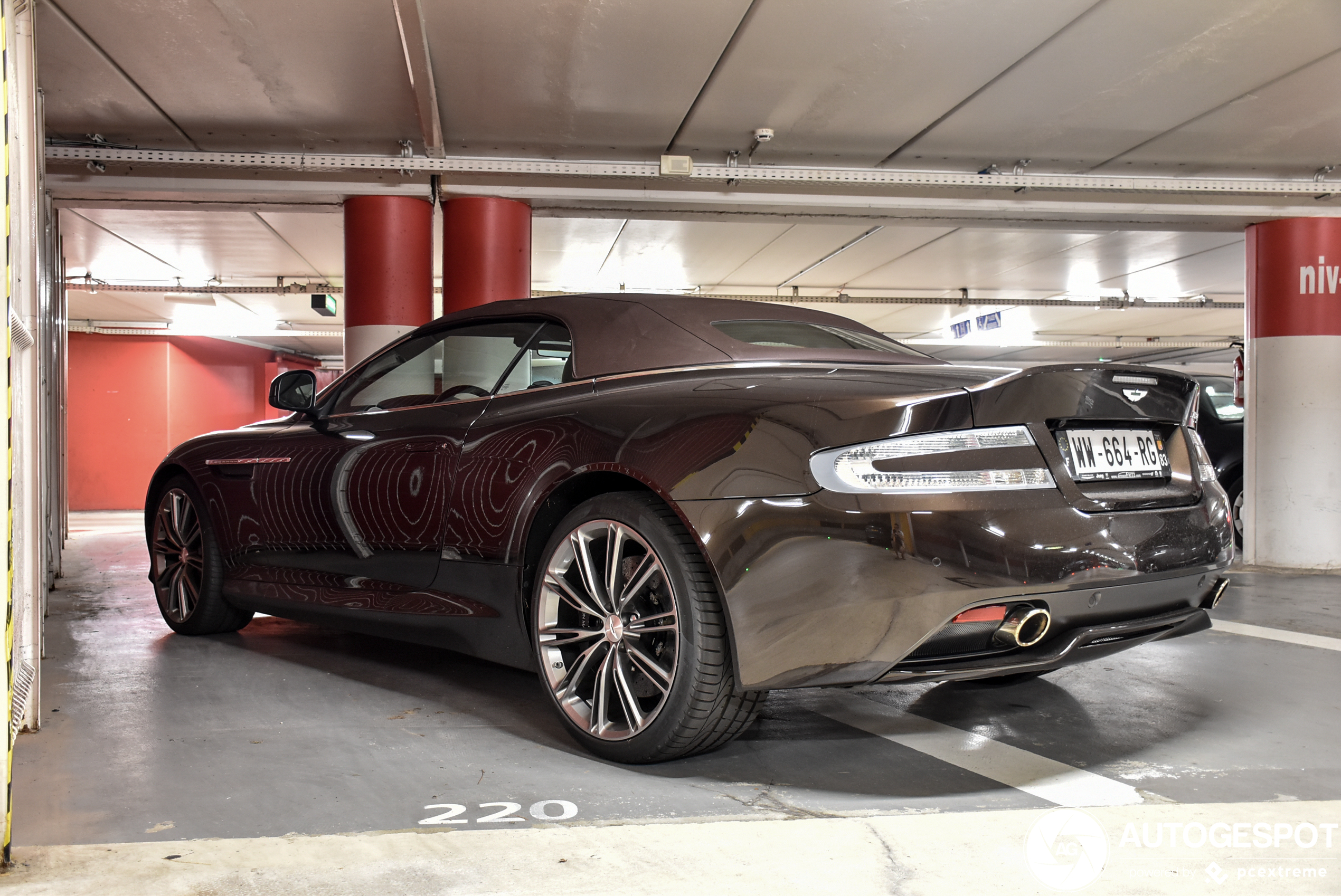 Aston Martin DB9 Volante 2013