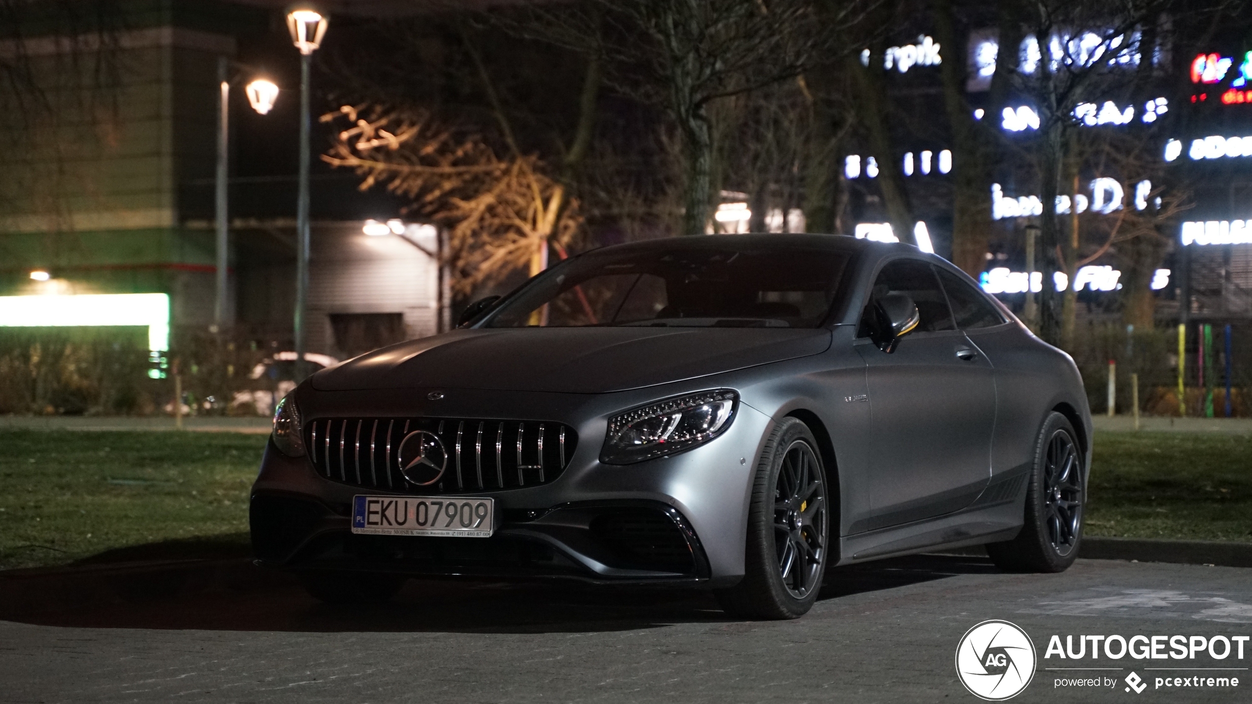 Mercedes-AMG S 63 Coupé C217 2018 Yellow Night Edition