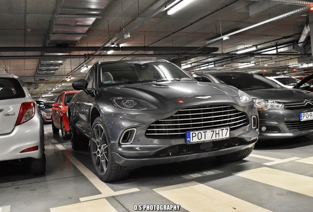 Aston Martin DBX