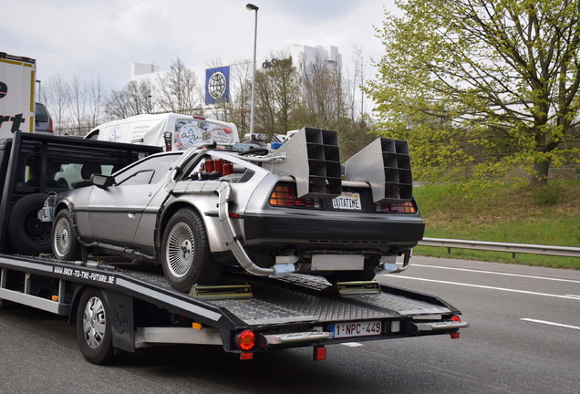 DeLorean DMC-12