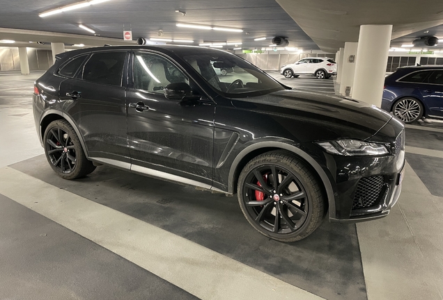 Jaguar F-PACE SVR