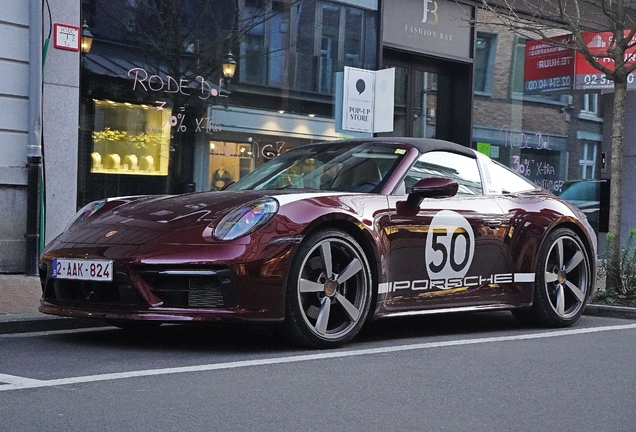 Porsche 992 Targa 4S Heritage Design Edition