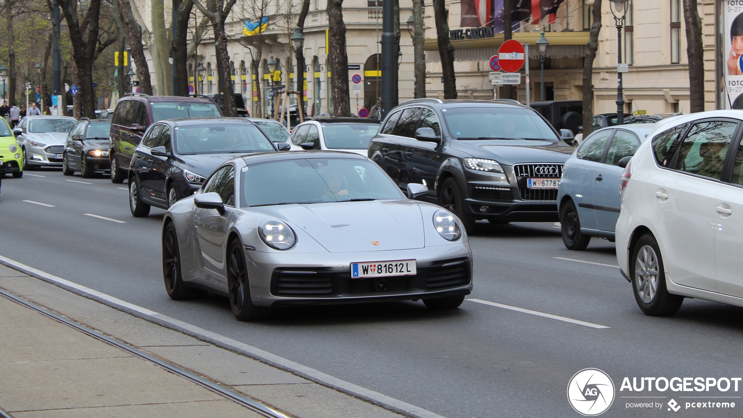 Porsche 992 Carrera 4S